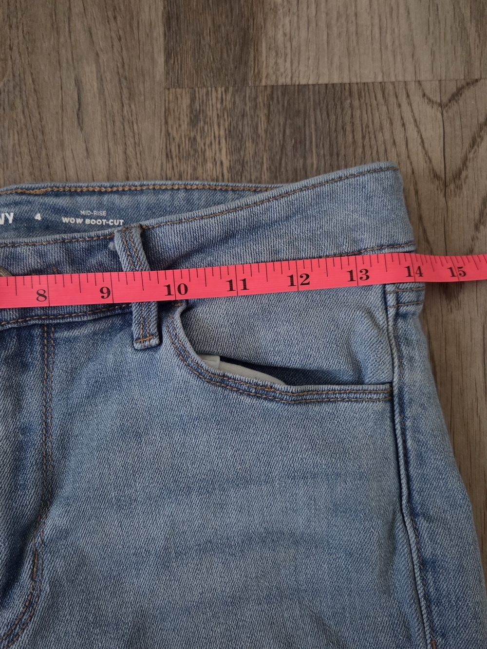 Old Navy Mid Rise Wow Boot Cut Light Wash Jeans Size 4 - Picture 4 of 5